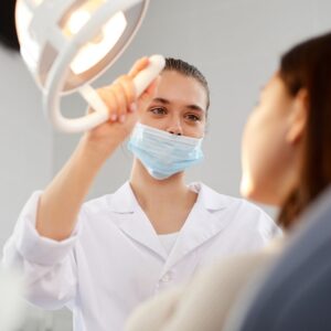 Cómo cuidar tus dientes después de un tratamiento blanqueador